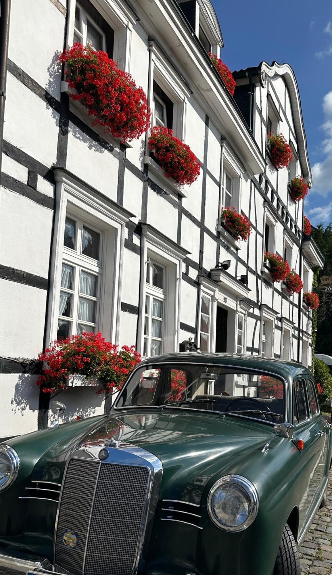 Hotel Zur Post Dabringhausen - Contactless Self Check-In Wermelskirchen Ngoại thất bức ảnh