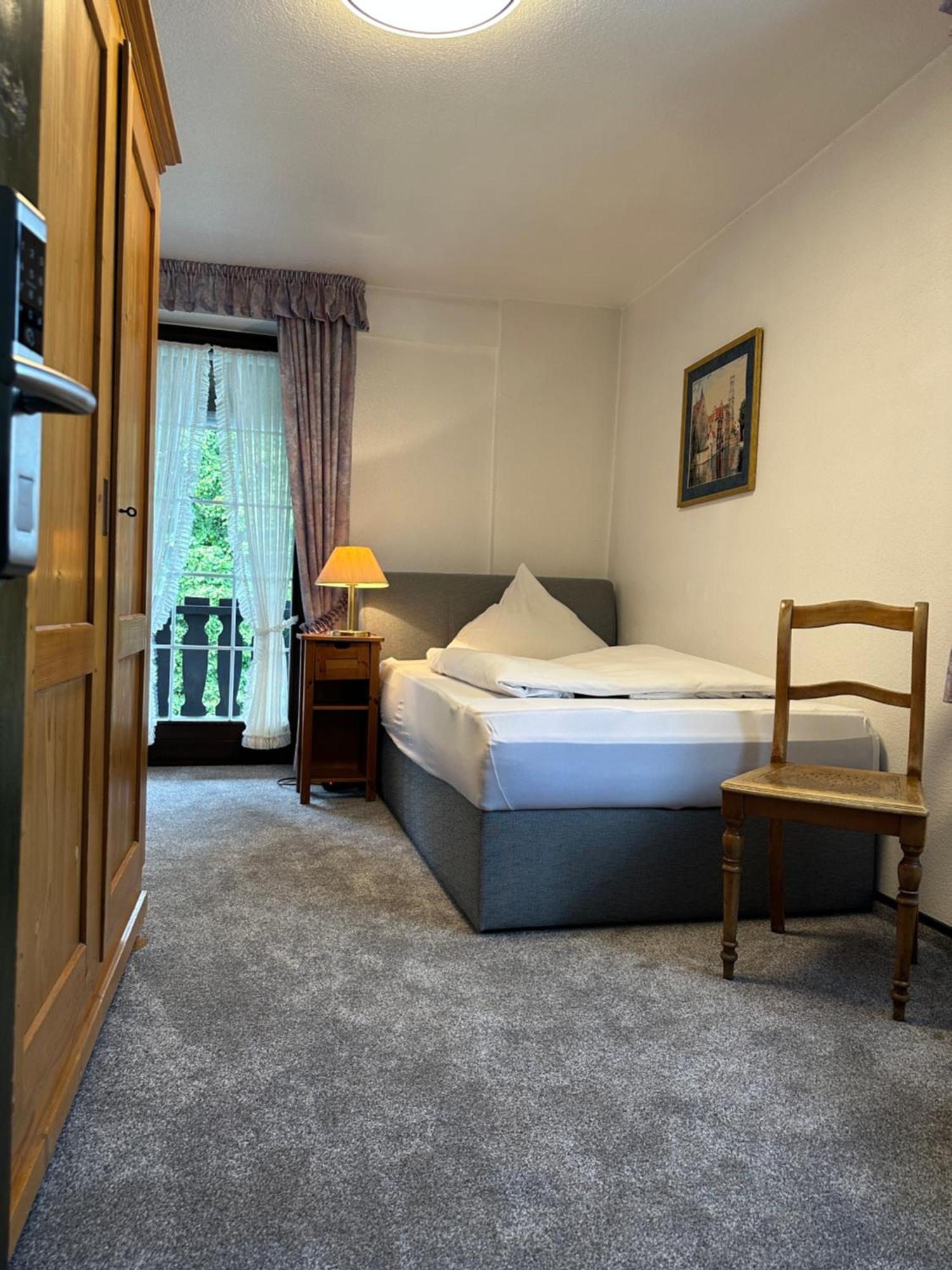 Hotel Zur Post Dabringhausen - Contactless Self Check-In Wermelskirchen Ngoại thất bức ảnh